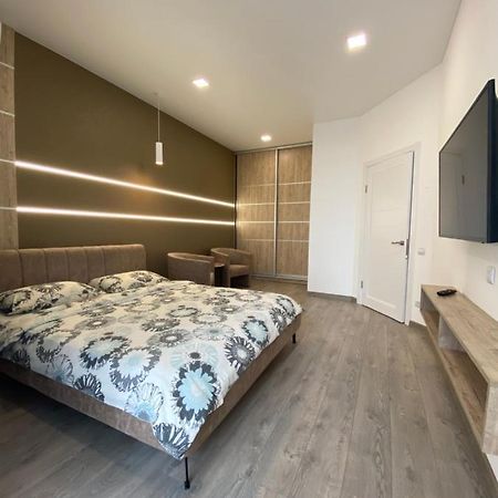Чудова Квартира В Центрі Міста Rivne Extérieur photo