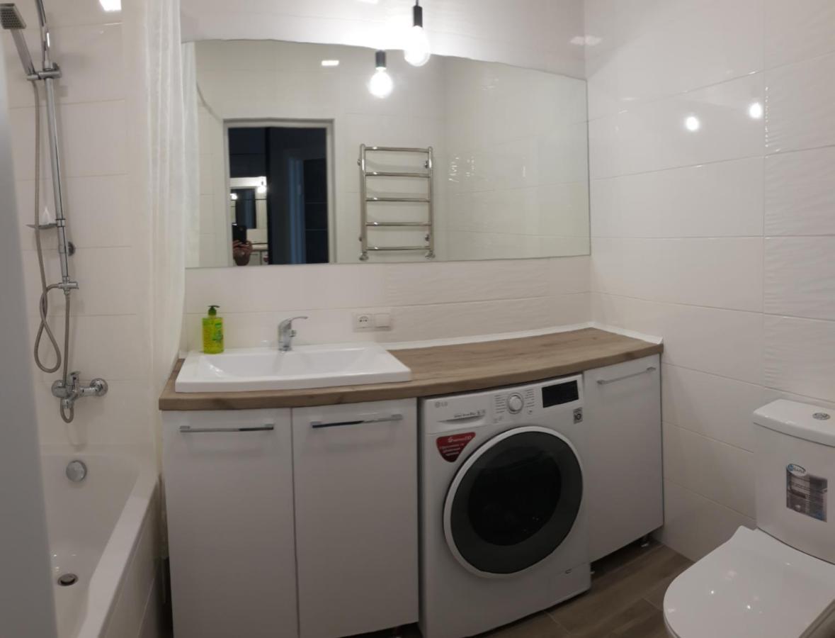 Чудова Квартира В Центрі Міста Rivne Extérieur photo