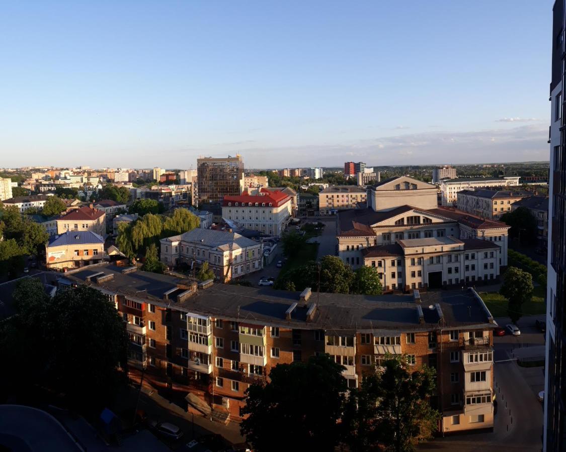 Чудова Квартира В Центрі Міста Rivne Extérieur photo